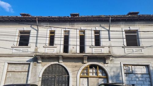 Cum a cumpărat un fost prefect al Constanței, toată viața bugetar, ruina unui han cu 650.000 de euro: ”Vă tot învârtiți în jurul banilor”/ Primăria nu și-a exercitat dreptul de preempțiune, deși anunțase că vrea să pună în valoare monumentul istoric