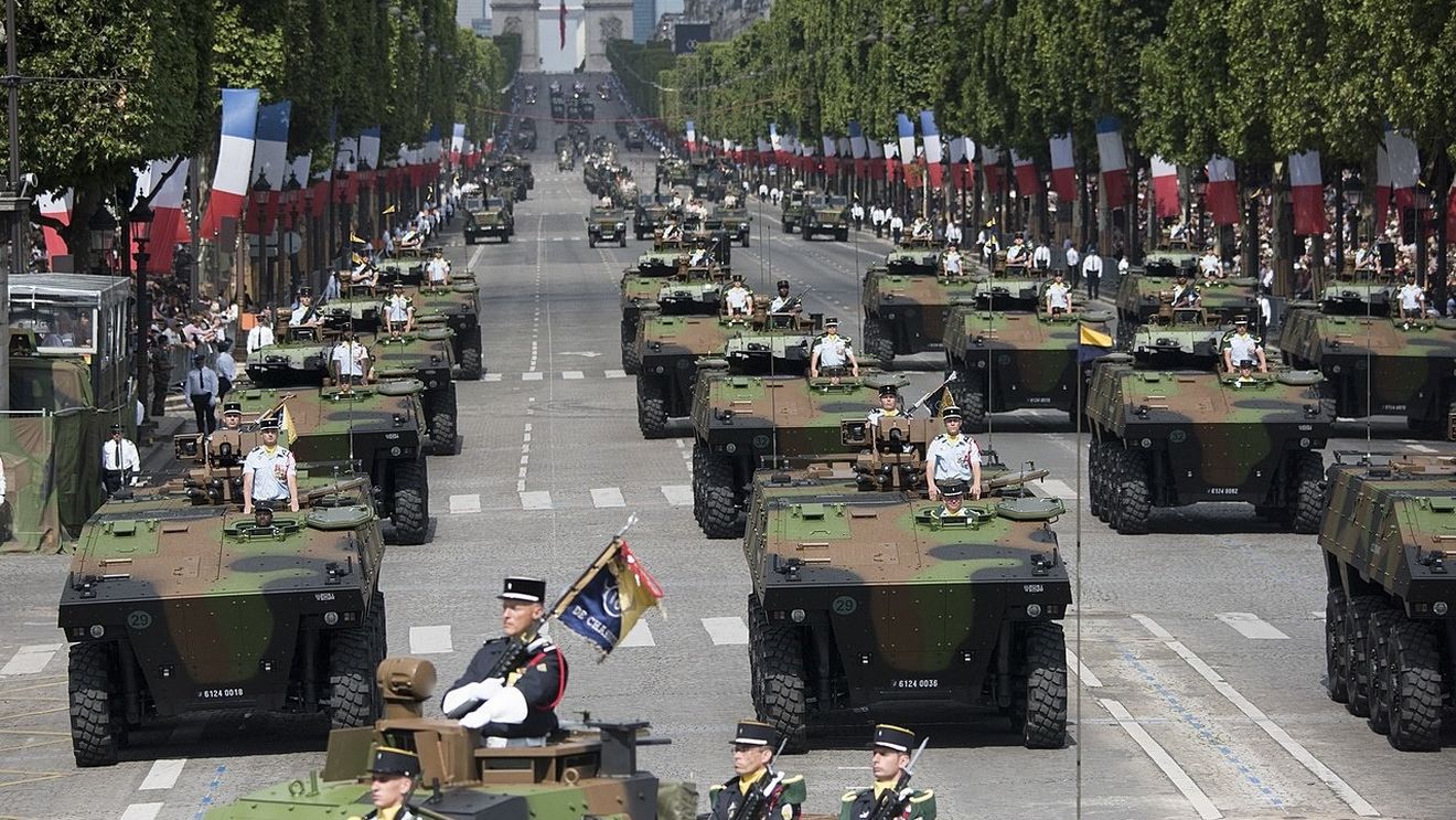 Două convoaie de vehicule blindate franceze au plecat spre România, în cadrul operațiunii Eagle