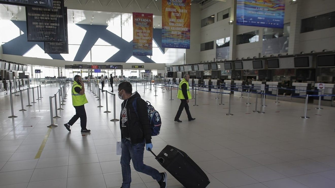 Guvernul a introdus noi obligații pentru agenții de plasare a forței de muncă în străinătate, pentru protecția suplimentară a sezonierilor români / Sancțiunile se ridică la 30.000 de lei