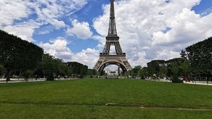 Parisul acuză Rusia că încearcă să manipuleze influenceri din Franţa. Mii de producători europeni de conținut ar fi fost contactaţi pentru a răspândi propagandă rusă, potrivit unei investigații