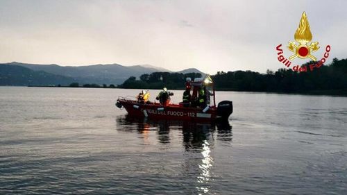 Mai multe persoane dispărute după naufragiul unui vas cu turişti pe Lacul Maggiore / Accidentul a fost cauzat de vremea nefavorabilă
