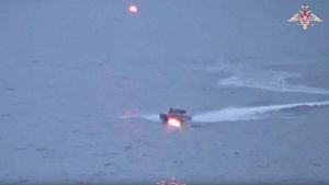 Moscova susține că o navă de recunoaștere rusească a fost atacată de trei ambarcațiuni ucrainene fără pilot în apele turcești: „Nava Flotei Mării Negre asigura securitatea gazoductelor Turk Stream şi Blue Stream”