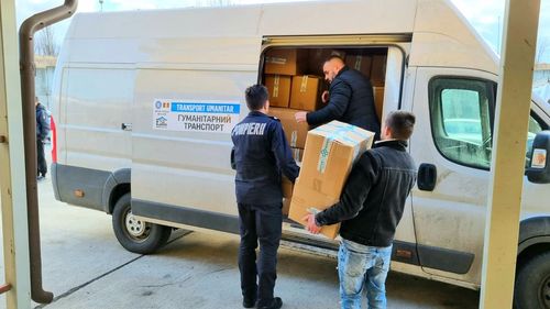 Un transport umanitar cu trei tone de ajutoare a plecat, miercuri, spre Cernăuţi