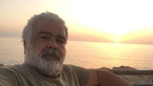 Scriitorul şi scenaristul sirian Khaled Khalifa a murit la 59 de ani/ A fost un cunoscut critic al autorităților de la Damasc