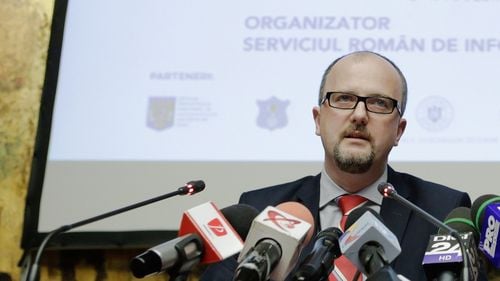 General SRI, derapaj la adresa unui expert în e-guvernare: ”Ale cui interese le reprezentați, că ale României sigur nu? Când o să vorbiți frumos despre țara în care trăiți liber și în care puteți să scrieți aceste elucubrații?”