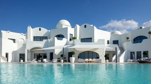 Peste 7.000 de persoane au părăsit insula Santorini din cauza unei serii de seisme "fără precedent"