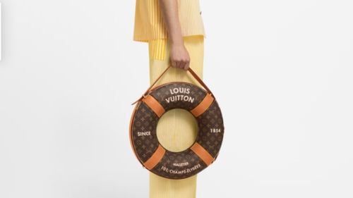 Louis Vuitton mizează pe gențile-experiment: Lifebuoy Bag, noul accesoriu de 10.000 de dolari