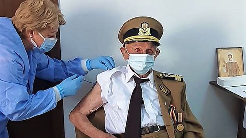 Veteran de război de 102 ani s-a vaccinat anti-COVID