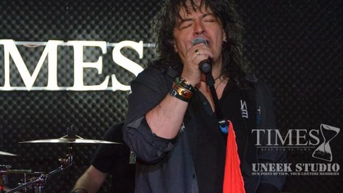 VIDEO ARHIVĂ A murit Leo Iorga, solistul trupei Compact