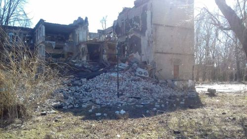 Şapte copii ucraineni trăiesc în continuare în Avdiivka, oraş din prima linie a războiului / “Există părinţi iresponsabili care îi ascund”
