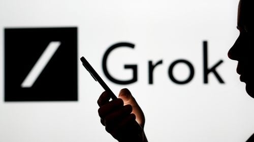 Autoritățile franceze, anchetă privind negarea Holocaustului pe platforma de inteligență artificială a lui Elon Musk /Liga pentru Drepturile Omului a anunțat, de asemenea, că va depune o plângere