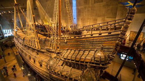 Suedezii au găsit o navă soră din secolul al XVII-lea a celebrei nave de război Vasa, scufundată în călătoria inaugurală. Nava Applet (Măr) a fost lansată la apă la un an după Vasa și a funcționat peste 30 de ani