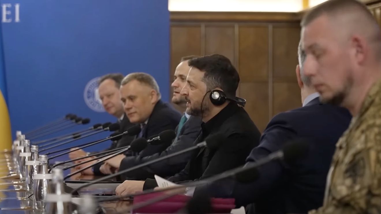 Ministrul Radu Miruţă şi preşedintele ucrainean Volodimir Zelenski au mers în vizită la Baza Aeriană de la Borcea