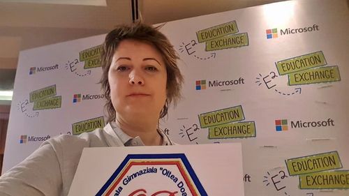 INTERVIU Mirela Tanc, profesoară care își pregătește elevii pentru Evaluarea Națională și fiica pentru Bacalaureat: Dacă vom exila tehnologia la porțile școlii, s-ar putea să avem surpriza că vom rămâne noi izolați și singuri