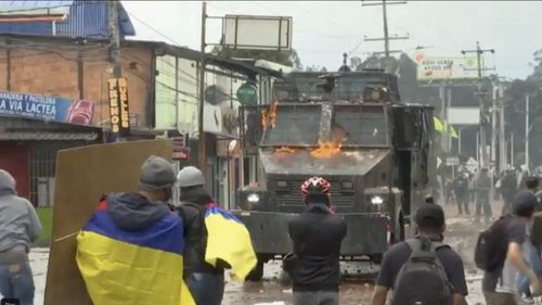 Ofensivă a armatei columbiene împotriva gherilei EMC, care de mai bine de cinci ani a instaurat dominaţia asupra oraşului El Plateado