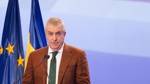 Tăriceanu va fi audiat în comisia juridică a Senatului marțea viitoare în legătură cu dosarul penal de luare de mită / Faptele se prescriu la finalul anului dacă nu i se ridică imunitatea