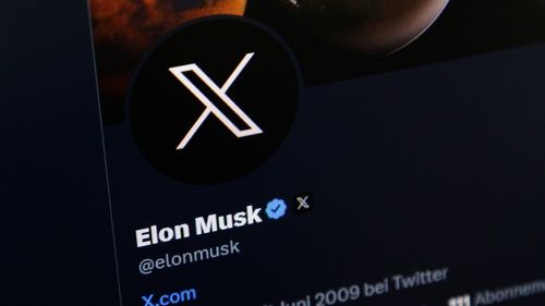 Franța anchetează X, rețeaua lui Elon Musk, pentru manipularea algoritmilor în scopul unei presupuse „ingerințe străine”