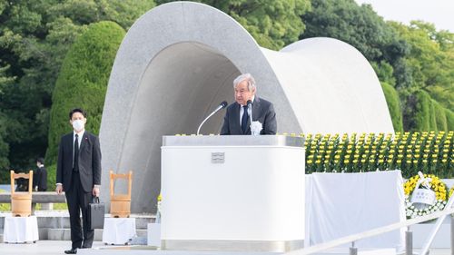 "Omenirea se joacă cu un pistol încărcat", a afirmat șeful ONU la ceremonia anuală de la Hiroshima