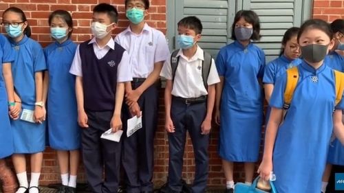 VIDEO Sute de elevi din Hong Kong au format lanțuri umane în sprijinul protestatarilor