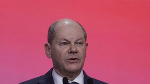 Scholz îndeamnă la formarea unor coaliţii regionale ”fără extrema dreaptă”, după ascensiunea AfD în alegerile regionale din Turingia şi Saxonia. ”AfD dăunează Germaniei, Slăbeşte economia, divizează societatea şi ruinează reputaţia ţării noastre”
