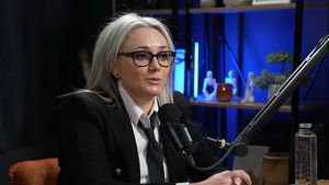VIDEO | Noul prefect al județului Neamț, Maria Apostol (USR), a fost șoferiță de tir / Ce povestea despre această experiență în campania electorală din 2024: „Așa am cunoscut foarte bine Europa și afacerea”