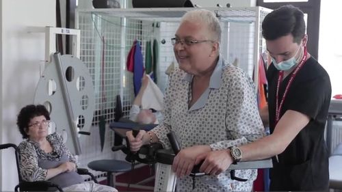 La Spitalul Sfântul Sava, am reușit în doar opt zile de recuperare să trec de la stadiul de ”legumă” la ridicat pe propriile picioare (P)