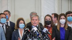 Cioloș spune că USR PLUS are disponibilitate pentru un nou dialog cu PNL, dar că e de neconceput ca o țară întreagă să se sacrifice pentru o singură persoană