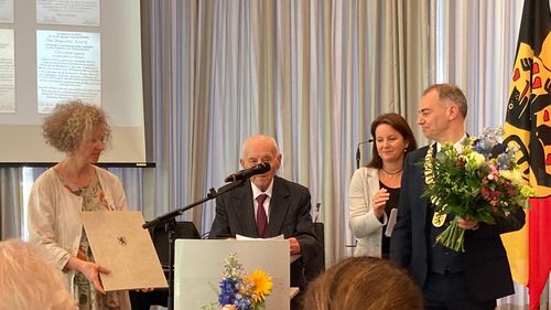 Vasile Szekely, supraviețuitor al lagărelor de exterminare de la Auschwitz și Buchenwald, a primit titlul de cetățean de onoare al orașului Weimar din Germania