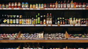 Shrinkflation: Ordinul ANPC care obligă comercianții să informeze clienții dacă reduc volumul unui produs fără să schimbe și prețul, publicat în Monitorul Oficial / Cum arată eticheta (FOTO)