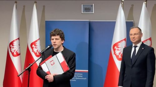 Actorul american Jesse Eisenberg a primit cetățenia poloneză / Filmul său nominalizat la Oscar, A Real Pain, a fost filmat în Polonia/ Kieran Culkin a câștigat un Oscar pentru interpretarea vărului pe ecran al lui Eisenberg
