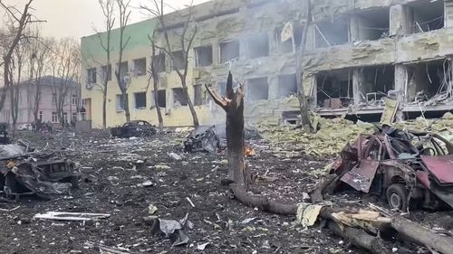 OSCE: Rusia a comis crime de război prin bombardarea maternității și a teatrului din Mariupol