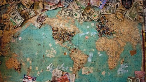 Economistul șef al Băncii Mondiale trage un semnal de alarmă cu privire la problema datoriilor pe piețele din țările în curs de dezvoltare și îndeamnă la liberalizare