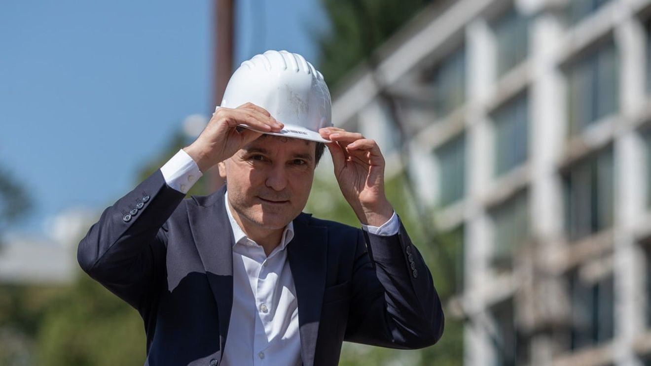 Nicuşor Dan: Cu ajutorul arhitecţilor şi al proprietarilor, un alt imobil construit în perioada interbelică va fi readus la viaţă / Proiectele de reabilitare a vechilor clădiri, anunțate în ultima perioadă de edil