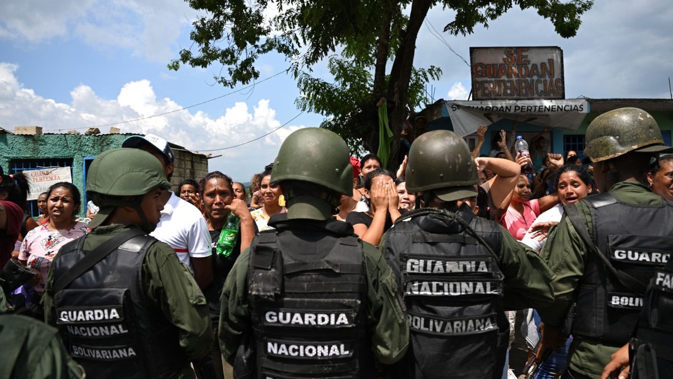 Autoritățile din Venezuela au arestat trei opozanţi în campania pentru prezidenţiale