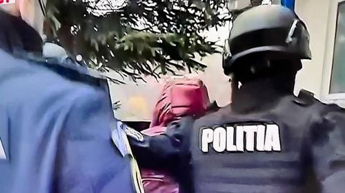 De ce au fost eliberați din arestul preventiv cei trei bărbați acuzați de crima de la ”petrecerea vedetelor de la Padina” / Curtea de Apel Ploiești: Nu sunt cunoscuți cu antecedente penale, nu există indicii că s-ar sustrage urmăririi penale sau că ar pregăti alte infracțiuni