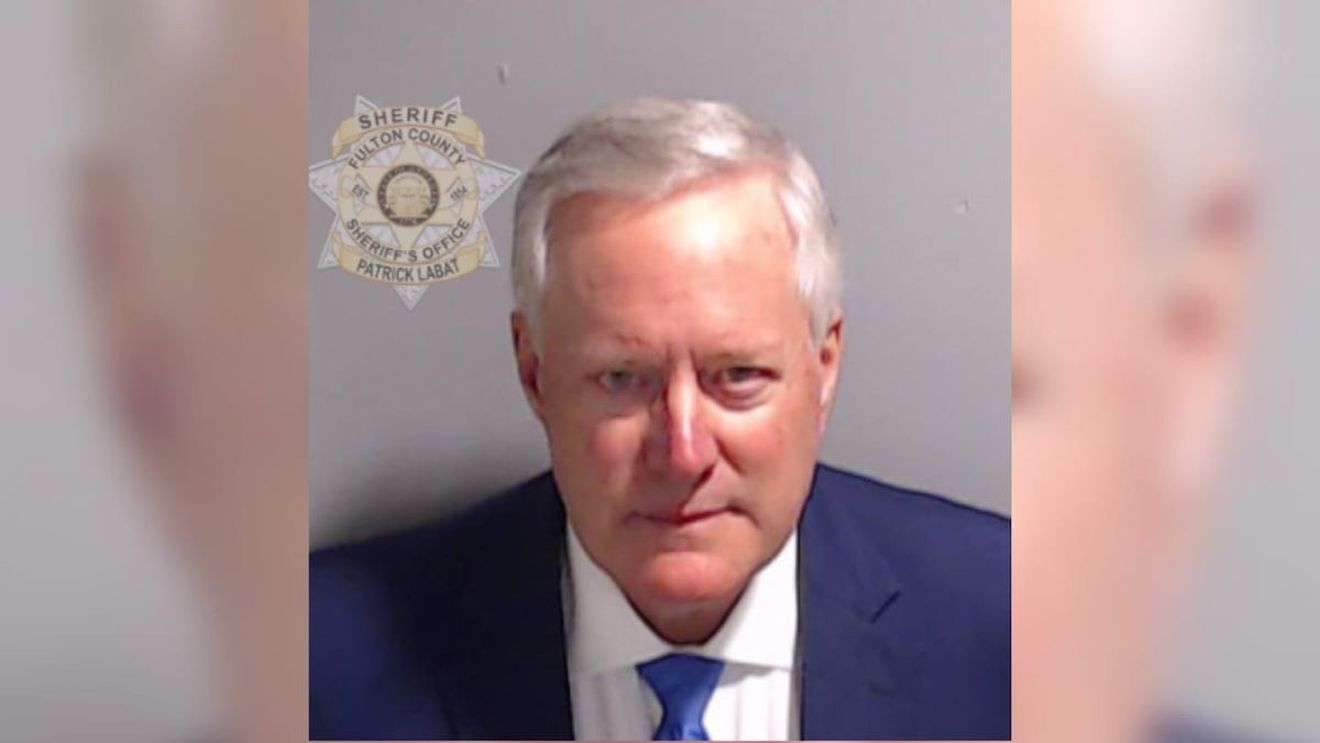 Fostul șef de cabinet al lui Donald Trump la Casa Albă s-a predat la închisoarea din comitatul Fulton /  Mark Meadows este co-inculpat în dosarul din Georgia / A fost eliberat contra unei cauţiuni de 100.000 de dolari