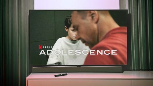 Adolescenți, influenceri și „incel culture” în Europa / De la Bulgaria la Franța, România și Portugalia, influenceri precum Zornitsa Gyutsova, Alex Hitchins, HowToMan sau Numeiro propagă mesaje misogine