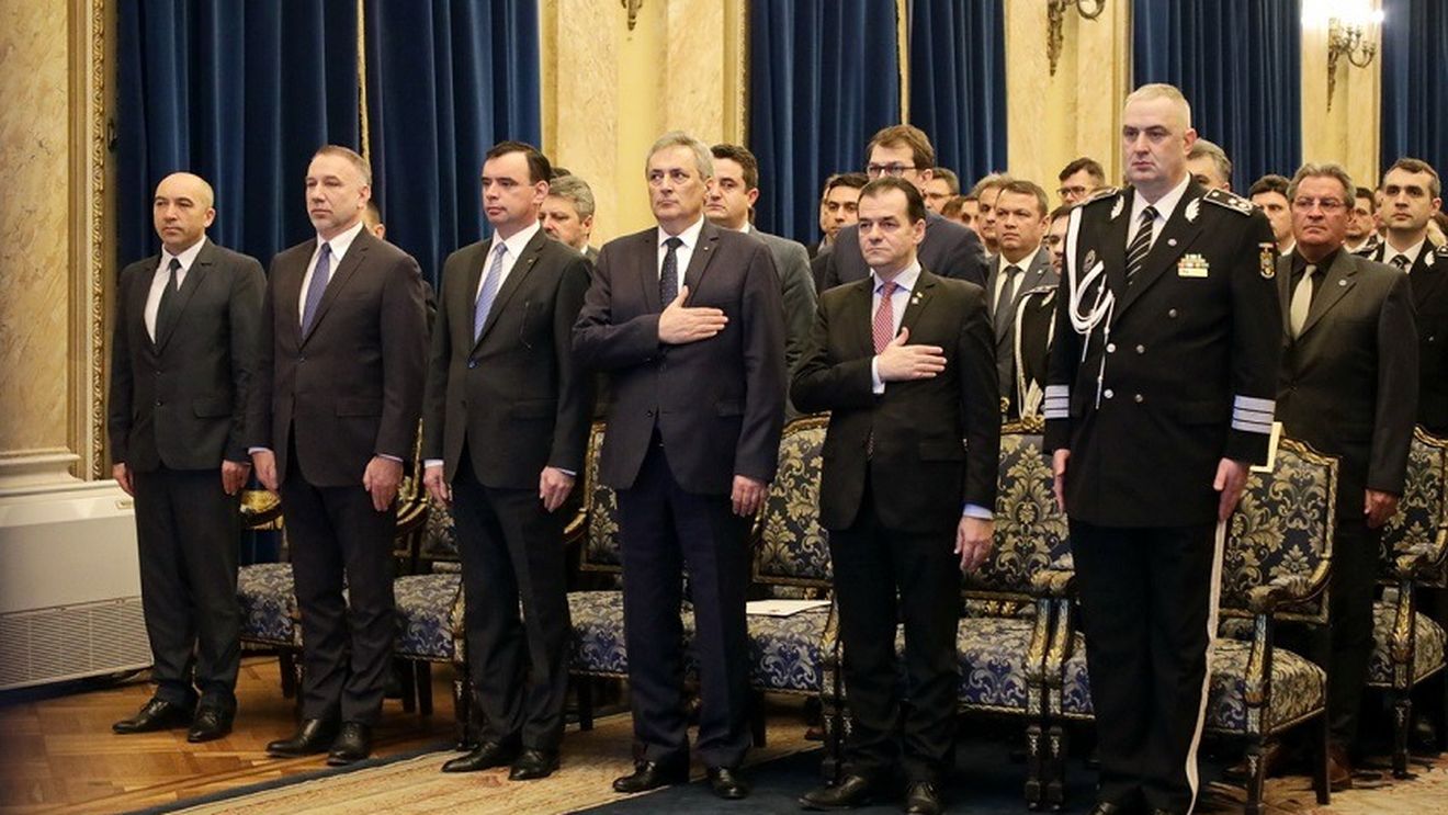 Membrii Guvernului și oficialii de rang înalt din instituțiile de securitate și apărare pot ieși din izolare, cu mască de protecție și cu păstrarea distanței de 5 metri față de alte persoane