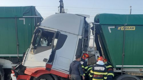 UPDATE Accident cu două autocamioane pe Autostrada Soarelui/ Traficul a fost reluat