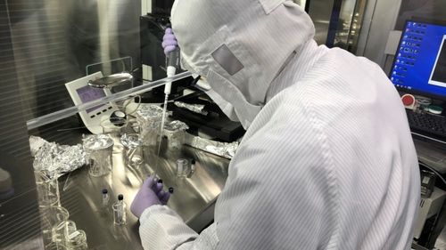 VIDEO Molecule necesare vieţii, mai vechi decât Sistemul Solar, identificate în mostrele culese de pe asteroidul Ryugu
