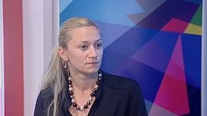 Georgiana Drăghici, soţia trezorierului PSD Mircea Drăghici, a fost condamnată la trei ani de închisoare cu suspendare. Decizia nu este definitivă