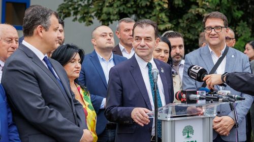 Ludovic Orban: „USR-iştii sunt singuri, de capul lor / Geoană nu este independent, ci candidat PSD de tip iepure”