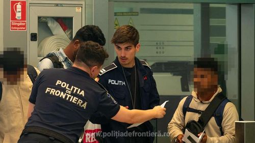 24 de migranţi care încercau să intre ilegal în România, depistaţi de poliţiştii de frontieră din Calafat / Sunt din Palestina, Egipt, Tunisia și Maroc