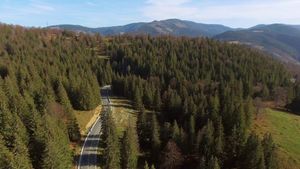 Clujul a încheiat lucrările la Drumul Apuseni, cel mai scump realizat până acum de Consiliul Județean / Șoseaua care leagă Clujul de județul Bihor a costat un milion de euro pe kilometru