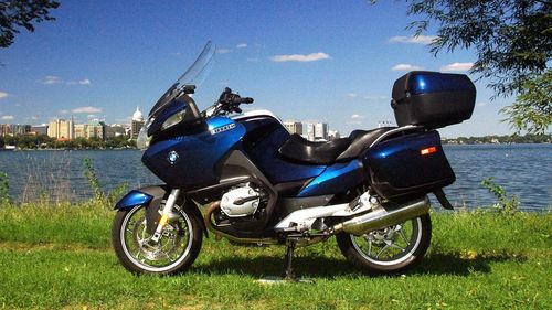 EXCLUSIV Poliția Capitalei vrea să facă reparații și revizii de peste 7.500 euro lunar pentru o motocicletă care costă 20.000 de euro nouă / Licitație în valoare totală de 7,7 milioane euro pentru 56 de motociclete