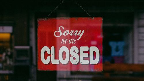 Scenarii de lucru privind eventuale restricții: magazinele închise la ora 16.00 în week-end, închiderea sălilor de fitness, restricții de circulație de la ora 20.00