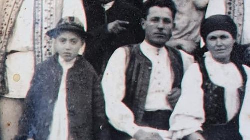 Erou român din Al Doilea Război Mondial, înhumat în satul natal din Alba, după 77 de ani de la moarte. O investigație a Parchetului Militar Iași a dus la identificarea sa. În ultimul moment, și-a strigat mama