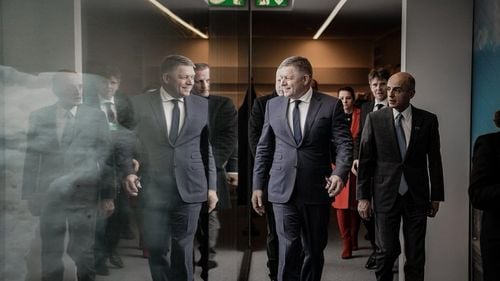 Slovacia ar putea opri ajutorul pentru Ucraina, avertizează Robert Fico, premierul de extremă dreapta, apropiat al dictatorului Putin