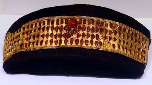 Muzeul Județean Buzău reconsideră împrumutarea diademei de la Gherăseni a „Prințesei” cu craniul alungit unei expoziții în Ungaria