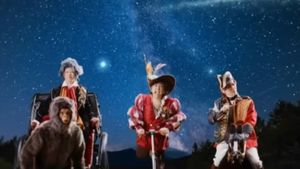 O trupă rock din Japonia îşi cere scuze pentru un videoclip incorect politic referitor la Cristofor Columb / Trei personaje celebre descoperă o insulă locuită de persoane care seamănă cu maimuțele